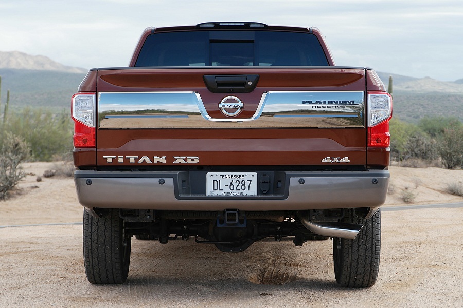 2016 Nissan Titan XD Gasoline V 8 1