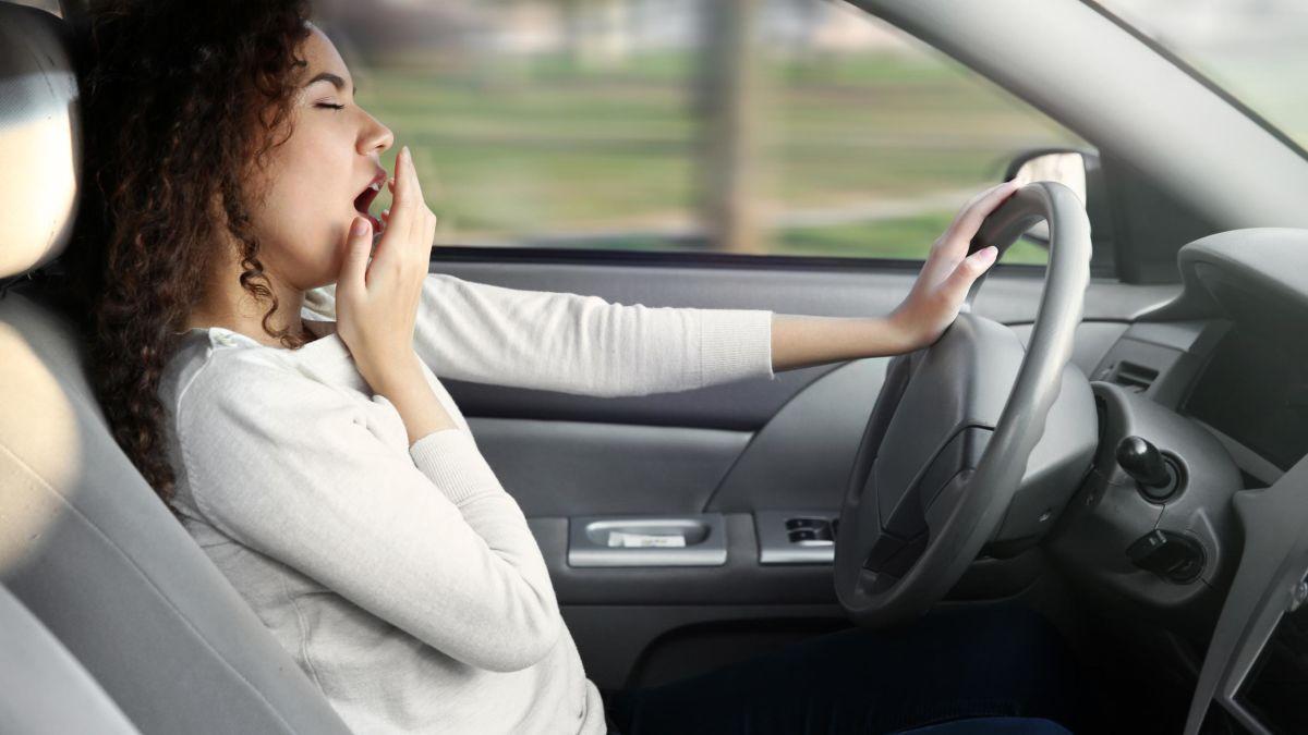 How to Stay Awake While Driving Long Distances